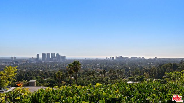 1016 N Hillcrest Road, Beverly Hills, CA 90210