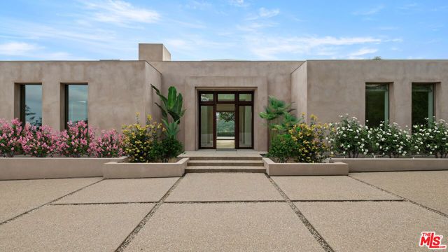 1016 N Hillcrest Road, Beverly Hills, CA 90210