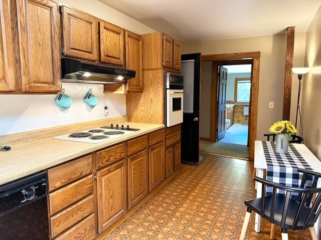 208 Worthington Rd, Huntington, MA 01050