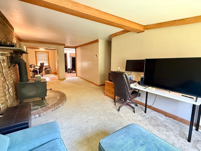 208 Worthington Rd, Huntington, MA 01050