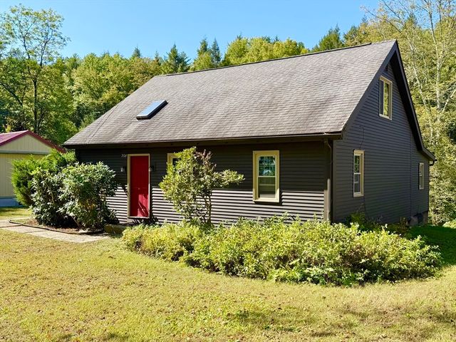 208 Worthington Rd, Huntington, MA 01050