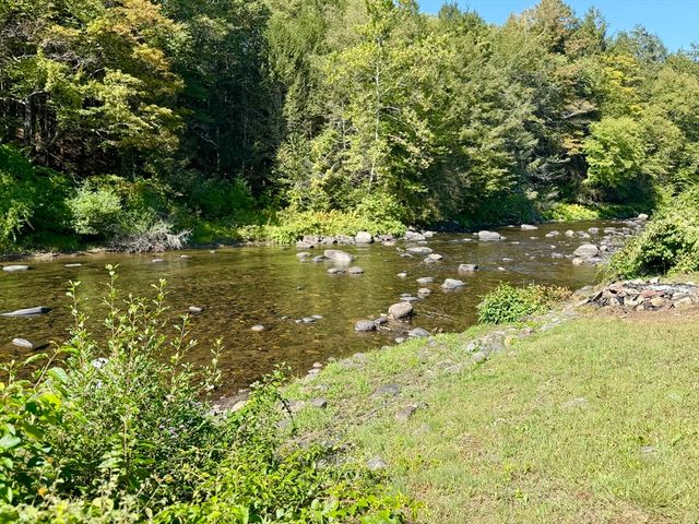 208 Worthington Rd, Huntington, MA 01050