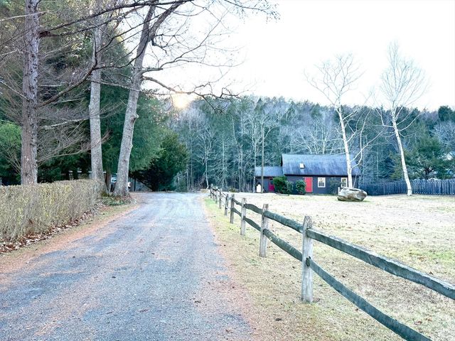 208 Worthington Rd, Huntington, MA 01050