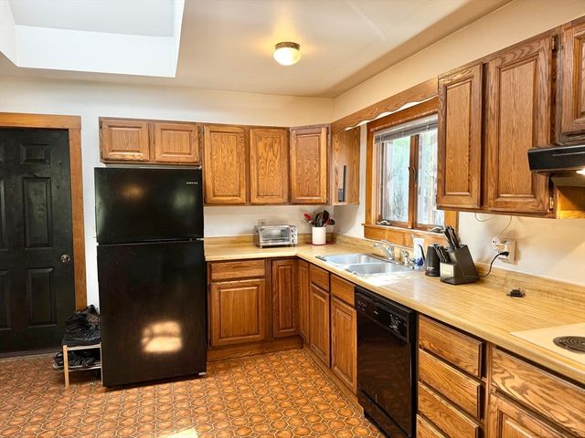 208 Worthington Rd, Huntington, MA 01050