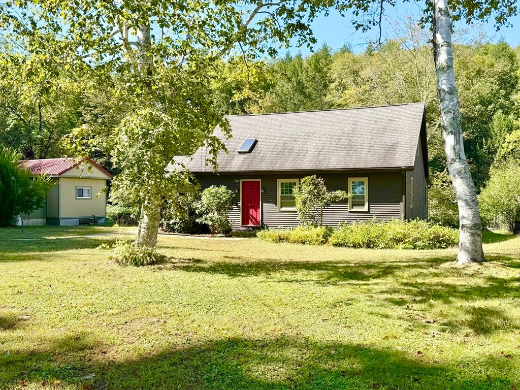 208 Worthington Rd, Huntington, MA 01050