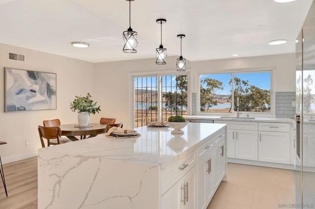 9421 Avenida Acero, Spring Valley, CA 91977