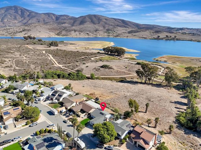 9421 Avenida Acero, Spring Valley, CA 91977