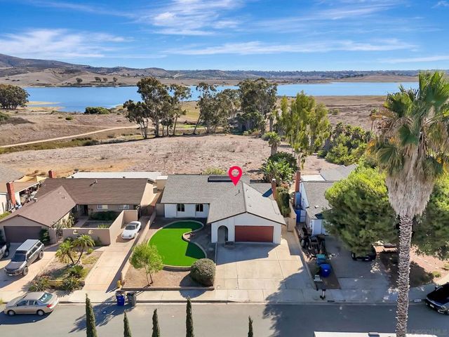 9421 Avenida Acero, Spring Valley, CA 91977