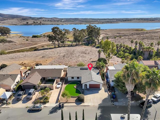 9421 Avenida Acero, Spring Valley, CA 91977