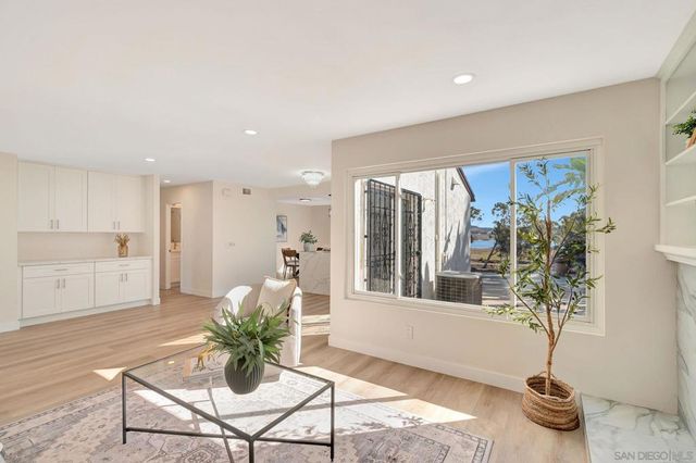 9421 Avenida Acero, Spring Valley, CA 91977