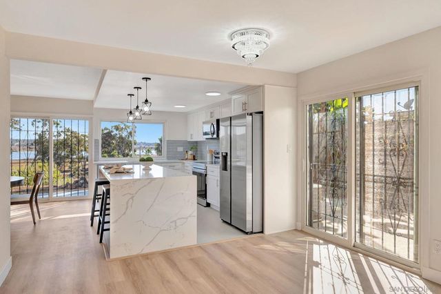 9421 Avenida Acero, Spring Valley, CA 91977