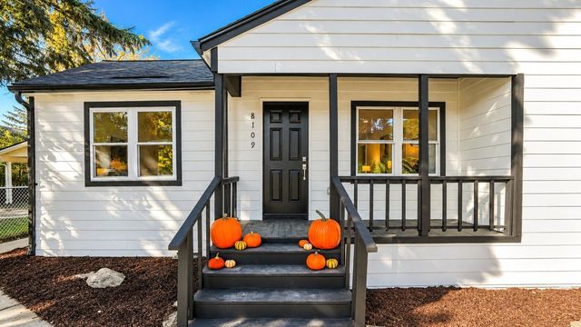 8109 17th Avenue SW, Seattle, WA 98106