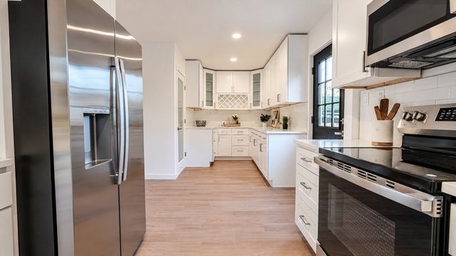 8109 17th Avenue SW, Seattle, WA 98106