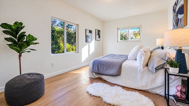 8109 17th Avenue SW, Seattle, WA 98106