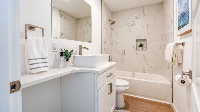 8109 17th Avenue SW, Seattle, WA 98106