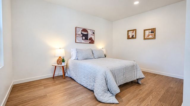 8109 17th Avenue SW, Seattle, WA 98106