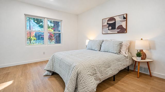8109 17th Avenue SW, Seattle, WA 98106