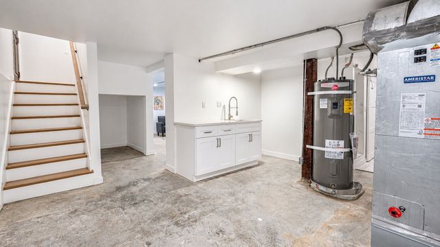 8109 17th Avenue SW, Seattle, WA 98106