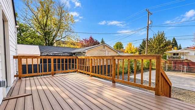 8109 17th Avenue SW, Seattle, WA 98106