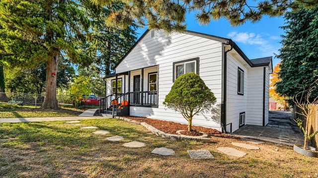8109 17th Avenue SW, Seattle, WA 98106