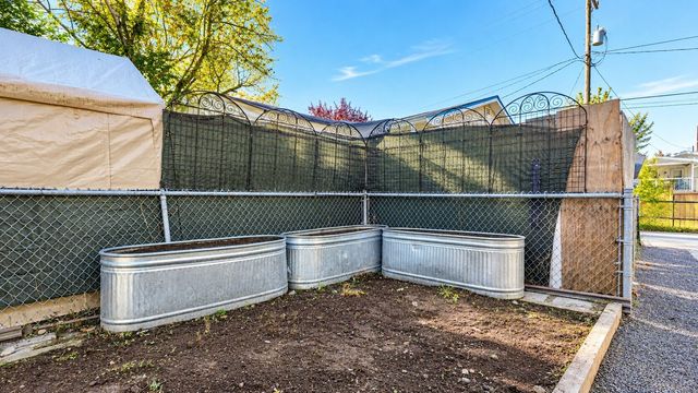 8109 17th Avenue SW, Seattle, WA 98106