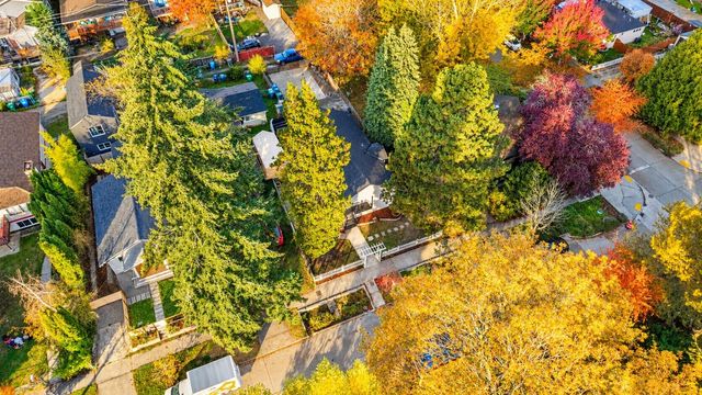 8109 17th Avenue SW, Seattle, WA 98106