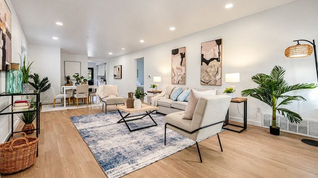 8109 17th Avenue SW, Seattle, WA 98106