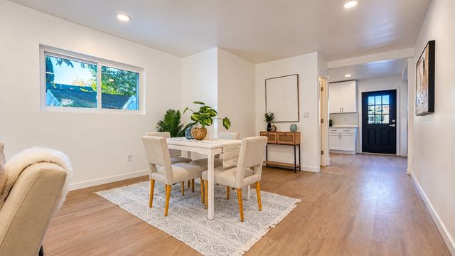 8109 17th Avenue SW, Seattle, WA 98106