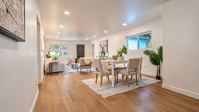 8109 17th Avenue SW, Seattle, WA 98106