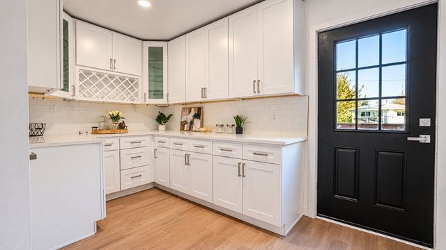 8109 17th Avenue SW, Seattle, WA 98106