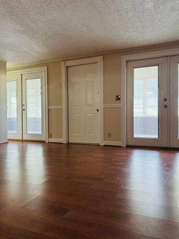 310 W. Hillcrest Ave., Union, SC 29379