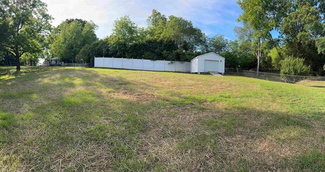 310 W. Hillcrest Ave., Union, SC 29379