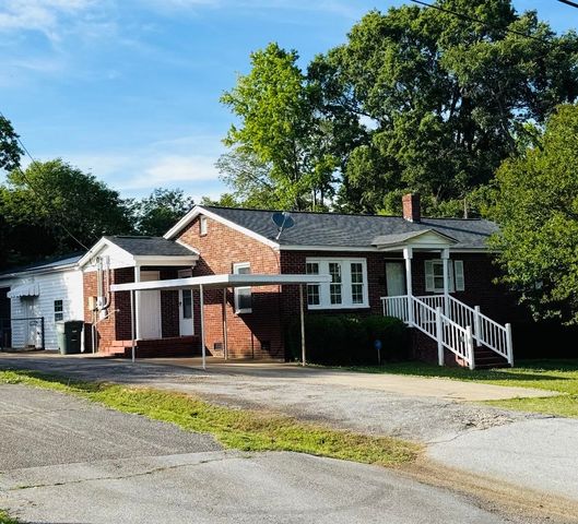 310 W. Hillcrest Ave., Union, SC 29379