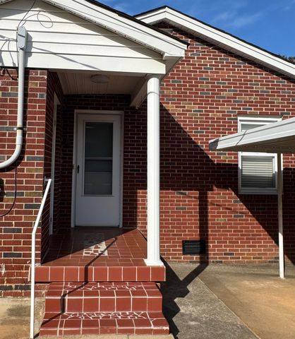 310 W. Hillcrest Ave., Union, SC 29379
