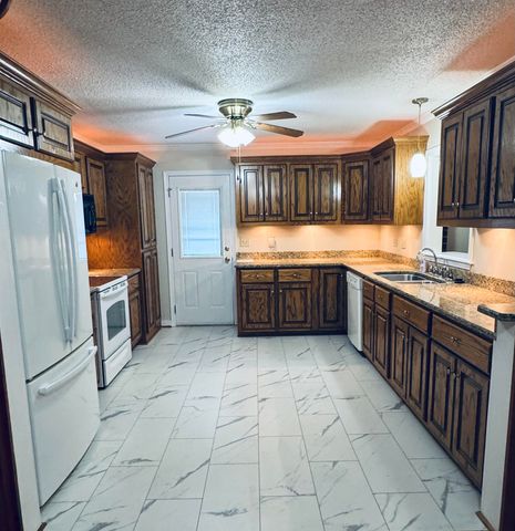 310 W. Hillcrest Ave., Union, SC 29379