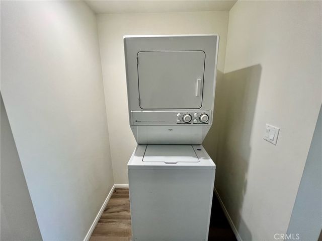 1013 E La Palma, Inglewood, CA 90301