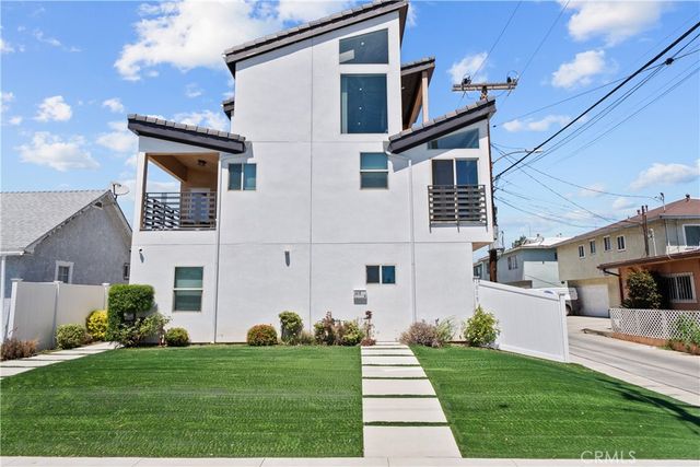 1013 E La Palma, Inglewood, CA 90301