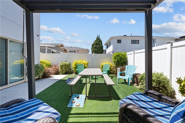 1013 E La Palma, Inglewood, CA 90301
