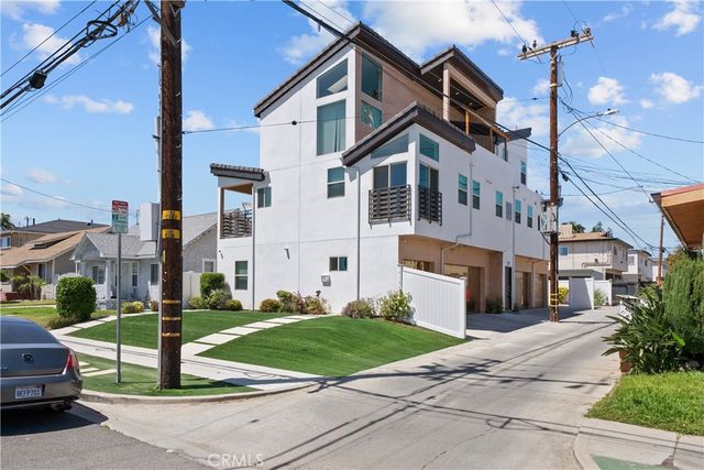 1013 E La Palma, Inglewood, CA 90301
