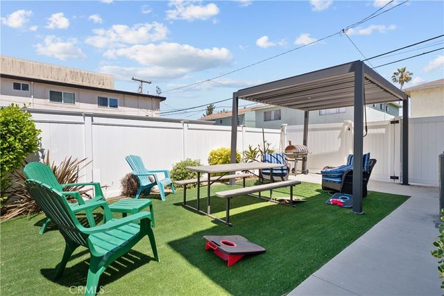 1013 E La Palma, Inglewood, CA 90301