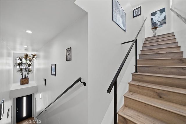 1013 E La Palma, Inglewood, CA 90301