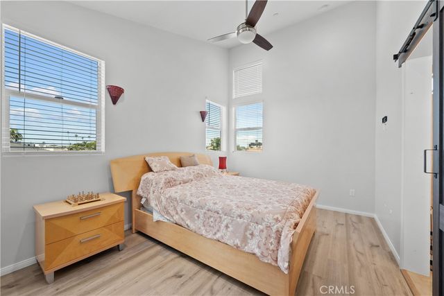 1013 E La Palma, Inglewood, CA 90301