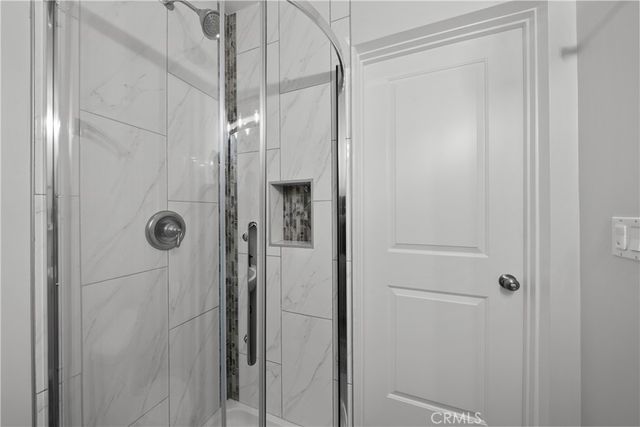 1013 E La Palma, Inglewood, CA 90301