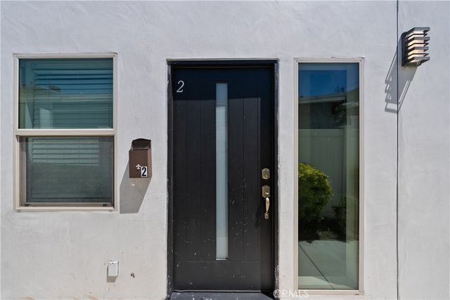 1013 E La Palma, Inglewood, CA 90301