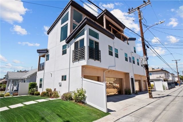 1013 E La Palma, Inglewood, CA 90301