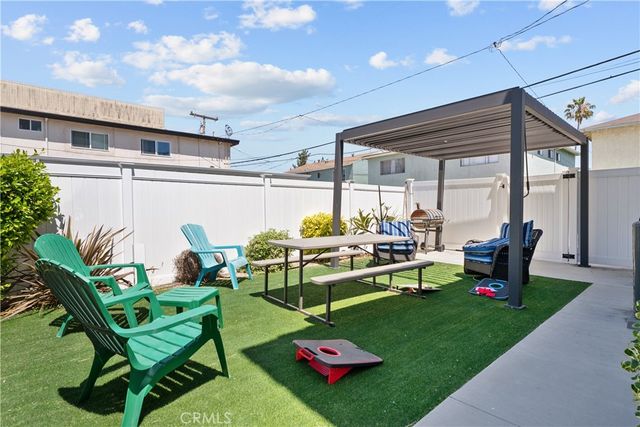 1013 E La Palma, Inglewood, CA 90301