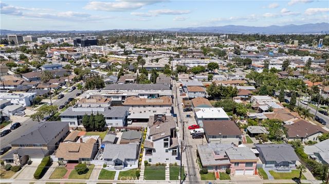 1013 E La Palma, Inglewood, CA 90301