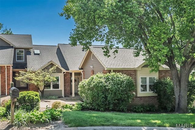14316 Willow Spring Hill Drive, St Louis, MO 63017
