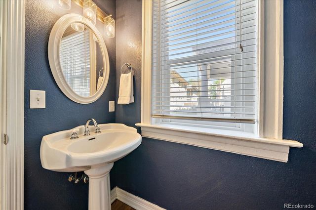 1576 N Franklin Street, Denver, CO 80218