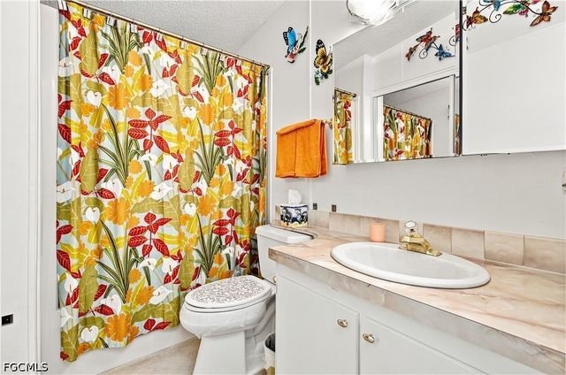 9270 Desoto DR, North Fort Myers, FL 33903